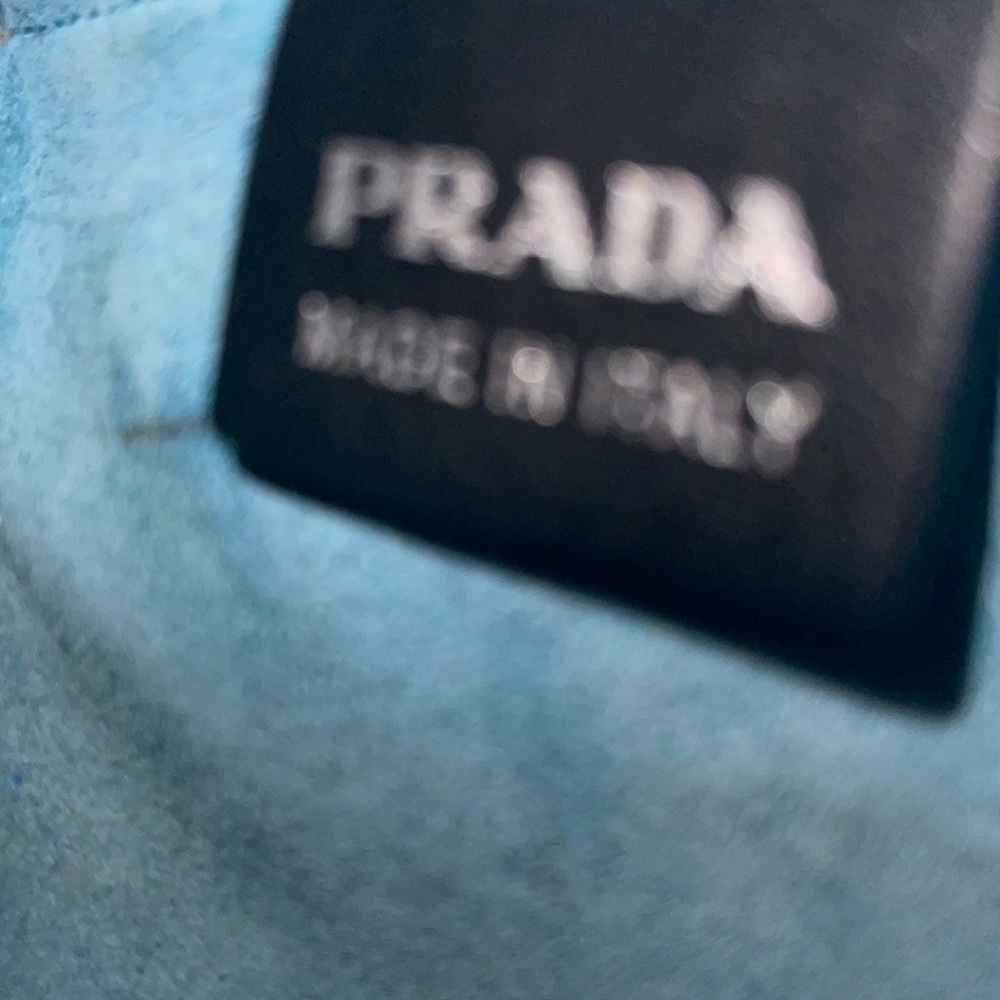 Sold - Vintage Prada purse with 2 zipper compartments - Picture 6 of 16
